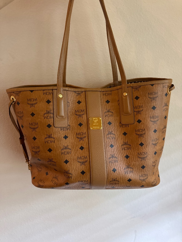 Mcm Liz Shopper And Pouch